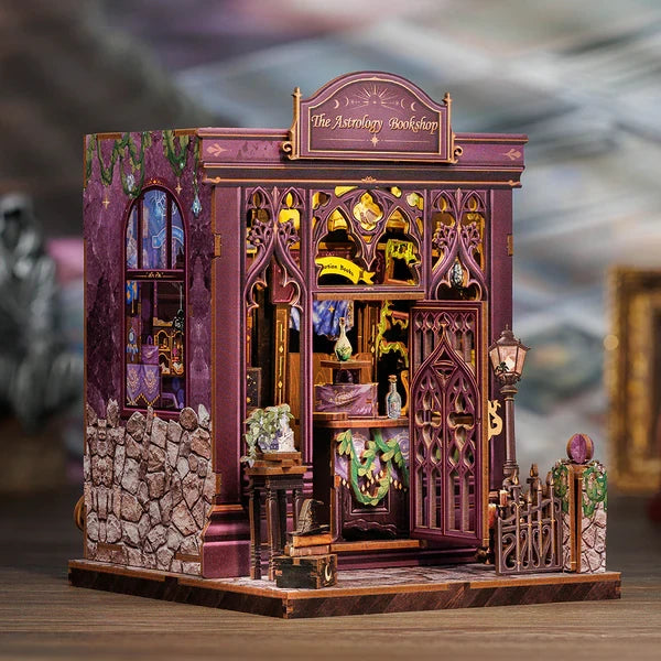 The Astrology Bookshop miniatuurhuisje, 15,5 × 16 × 18 cm