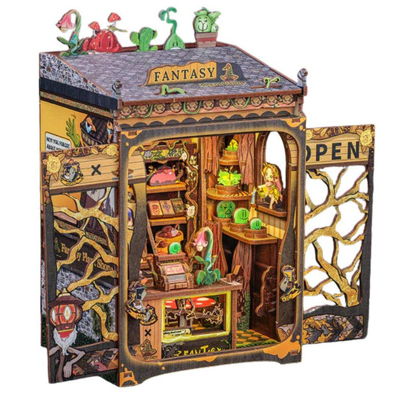 Fantasy Plant Shop book nook, 11,5 × 10 × 17 cm