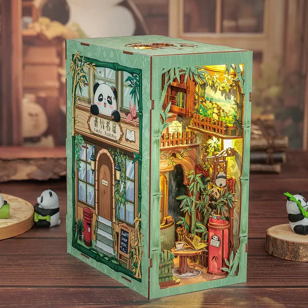 DIY book nook Panda Bookshop, 23 cm
