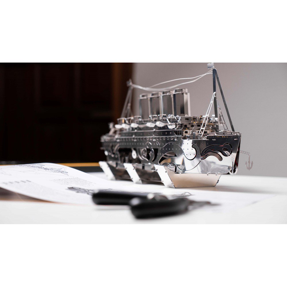 3D metalen bouwpakket Lost at Sea schip 30 × 6 × 14 cm – 158 onderdelen