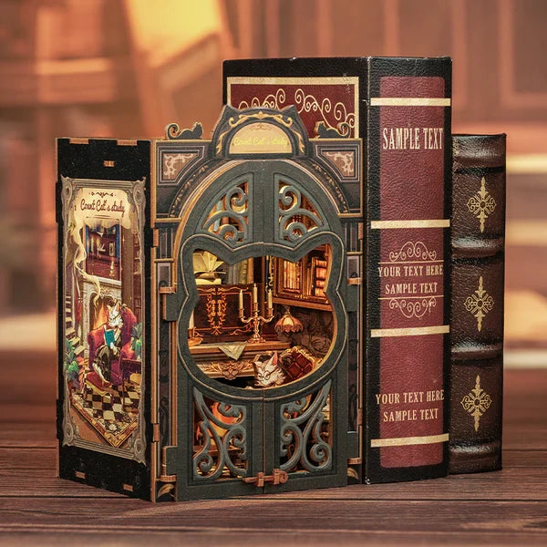 Count Cat's Study book nook, 11,8 × 10 × 17 cm