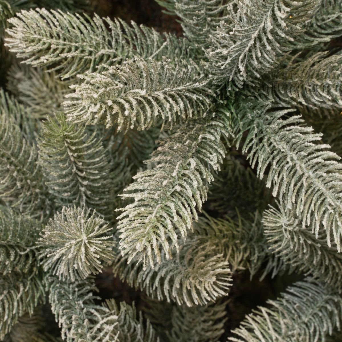 Nagoya kunstkerstboom, licht besneeuwd, 180 cm, Ø108 cm