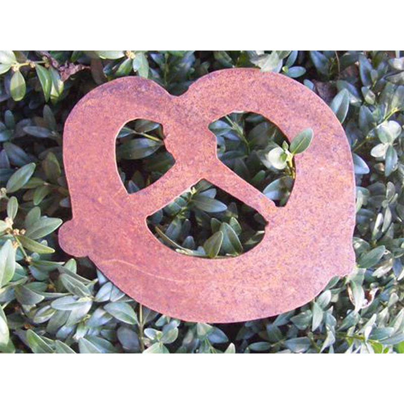Pretzel decoratie van roestpatina, 13 × 15 cm