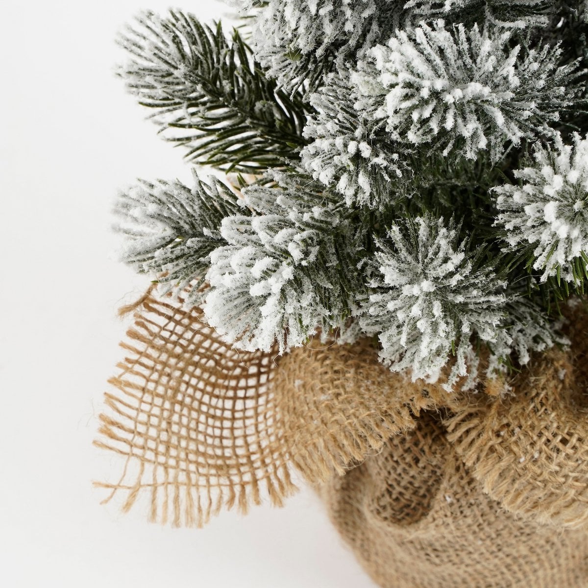 Besneeuwde kunstkerstboom in jute, 60 cm