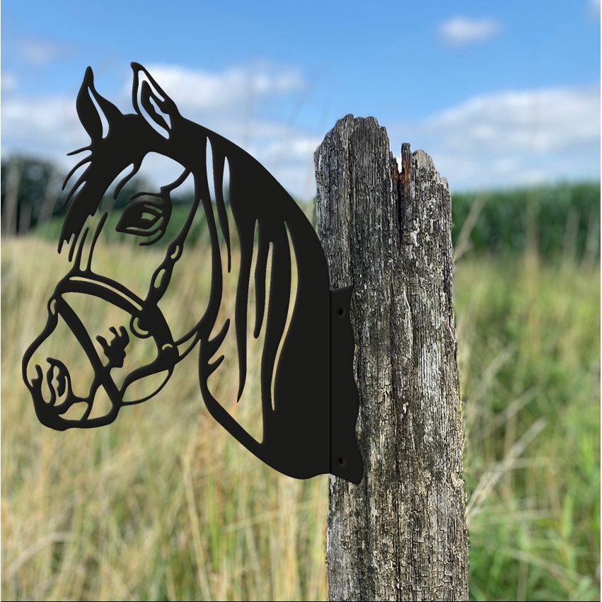 Peekaboo paardenhoofd zwart ornament – paal en schuttingdecoratie