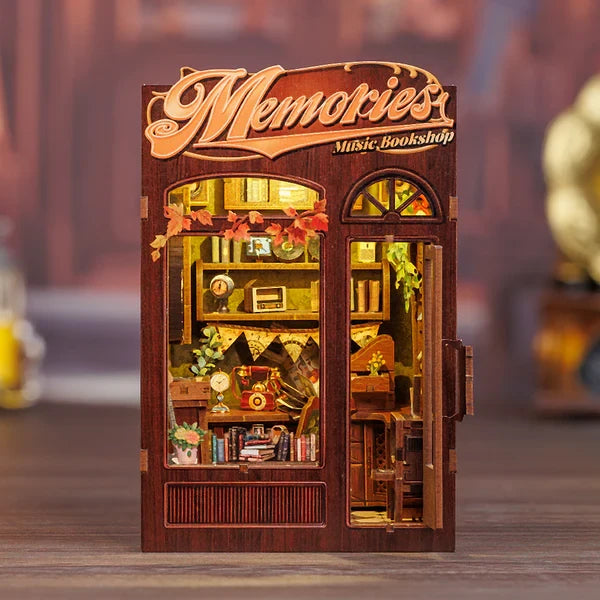 Memories Music Bookshop book nook, 11,5 × 10 × 17 cm
